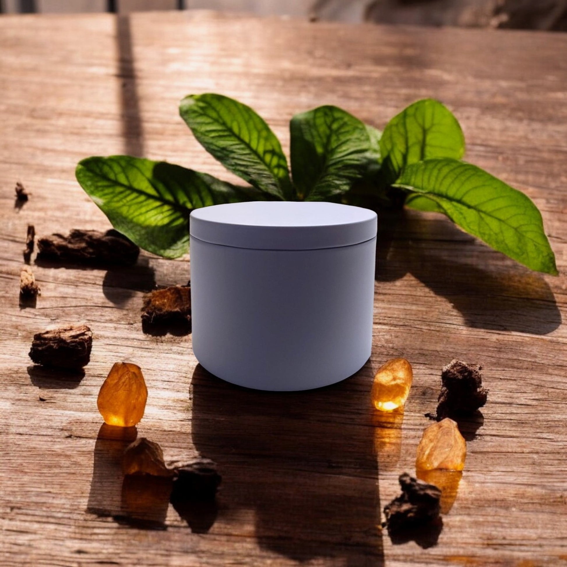 Sweet Sandalwood Scented Soy Wax Candle with Crackling Wood Wick